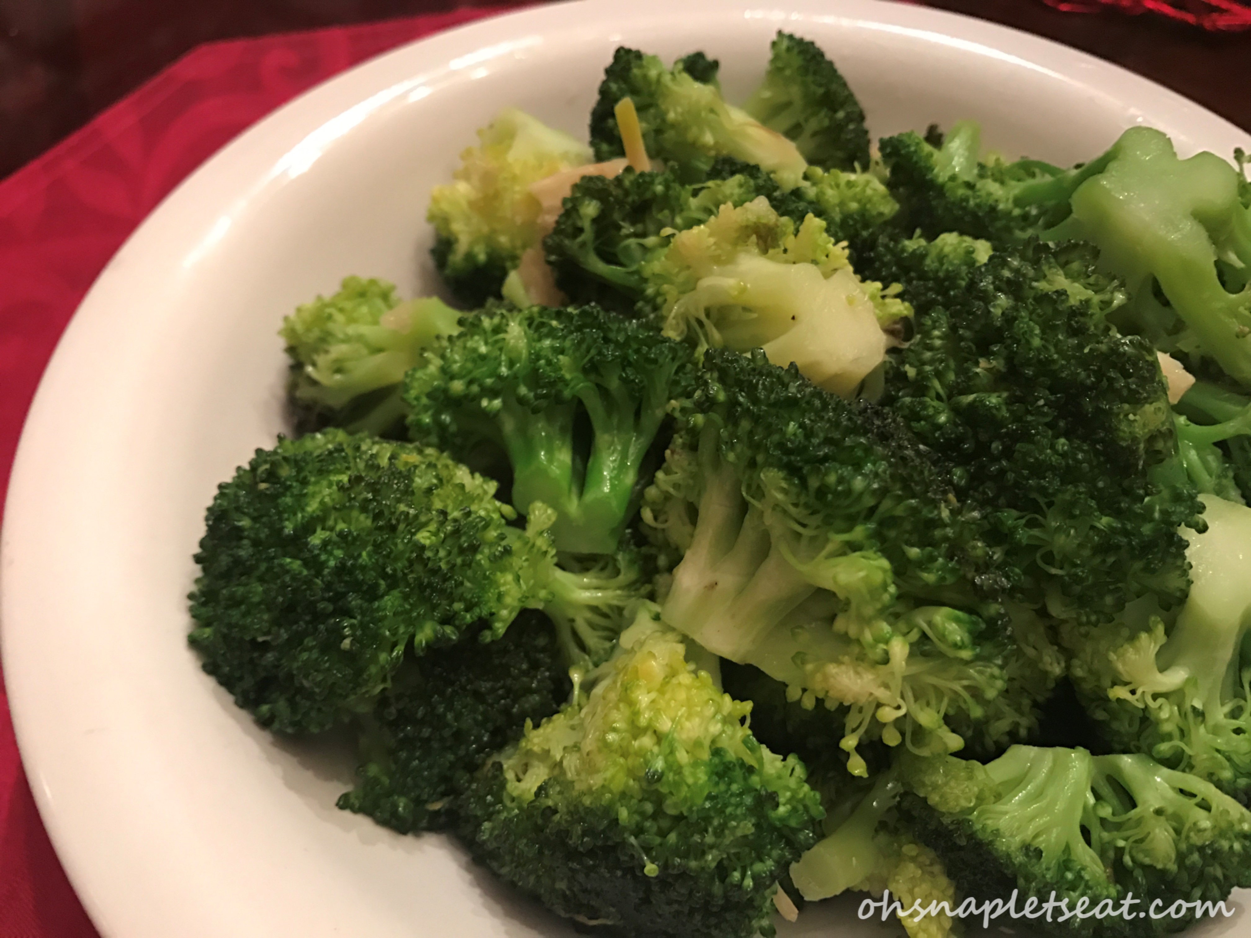 broccoli-stir-fry-with-sesame-oil-and-garlic-oh-snap-let-s-eat