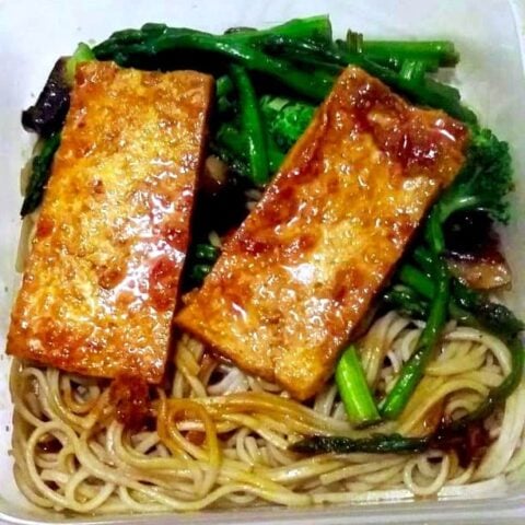 Soba Noodles with Glazed Tofu & Stir-Fried Veggies Recipe