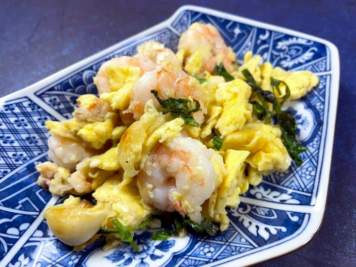 Chinese Stir Fry Shrimp with Eggs and Basil