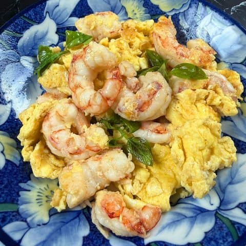Stir Fry Shrimp with Eggs & Basil Recipe