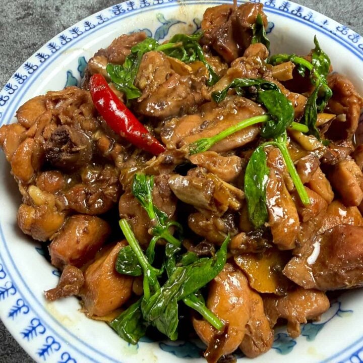 Taiwanese Three Cup Chicken Recipe (三杯鷄)