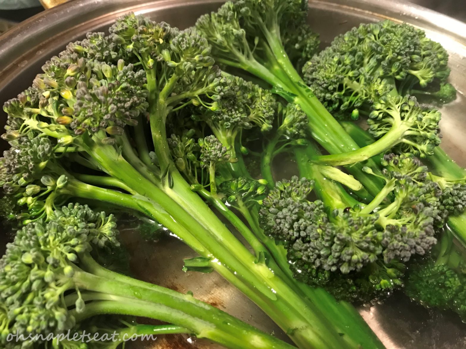 Spicy Chinese Broccolini Recipe • Oh Snap! Let's Eat!