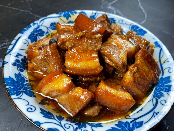 Chinese Red Braised Pork Belly (Hong Shao Rou)