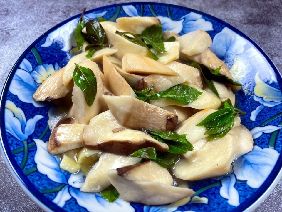 King Oyster Mushrooms Stir Fry with Basil • Oh Snap! Let's Eat!
