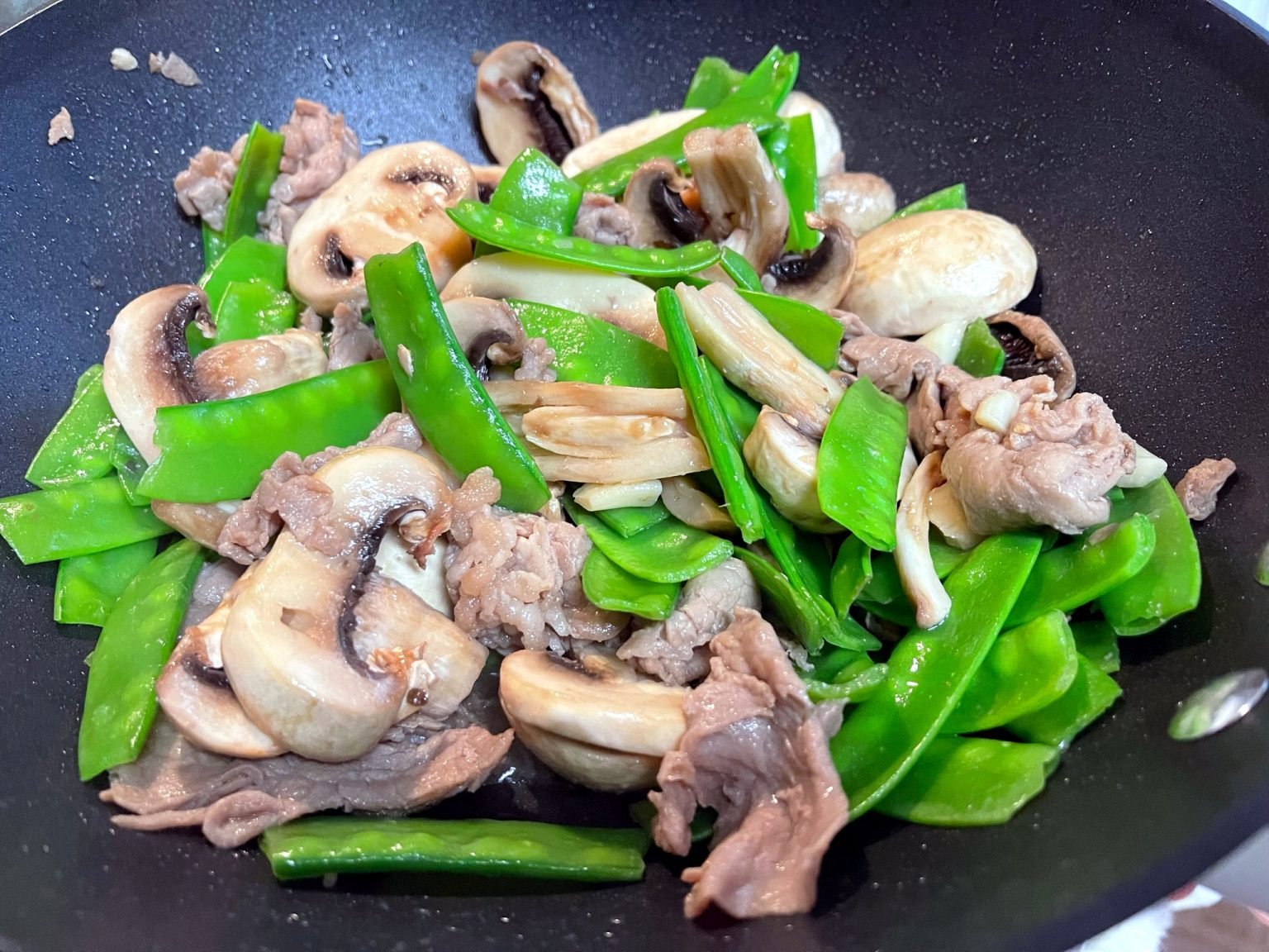 Stir Fry Pork with Snow Peas and Mushrooms • Oh Snap! Let's Eat!
