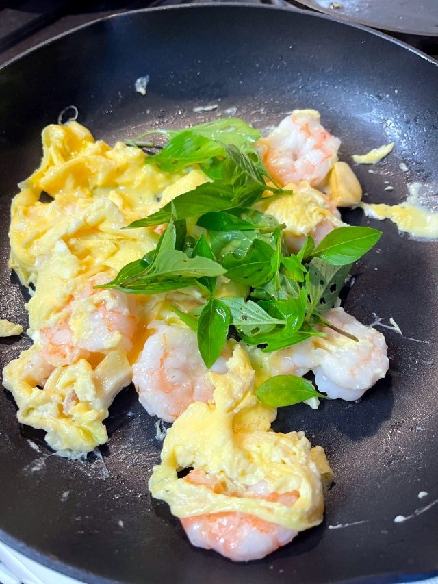 Stir Fry Shrimp with Eggs and Basil • Oh Snap! Let's Eat!