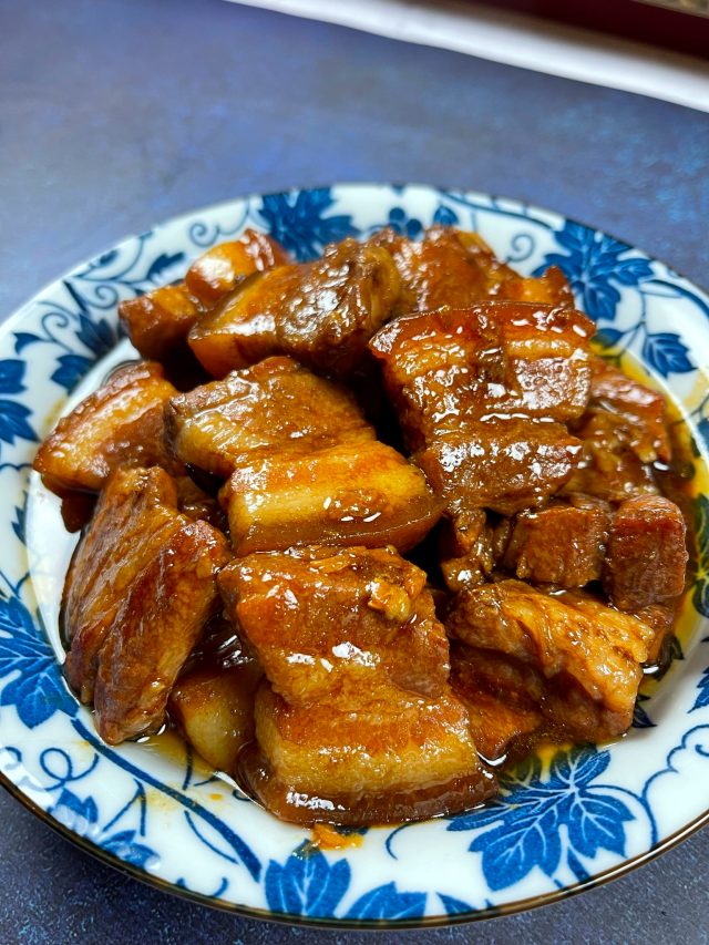 Chinese Red Braised Pork Belly (Hong Shao Rou) • Oh Snap! Let's Eat!