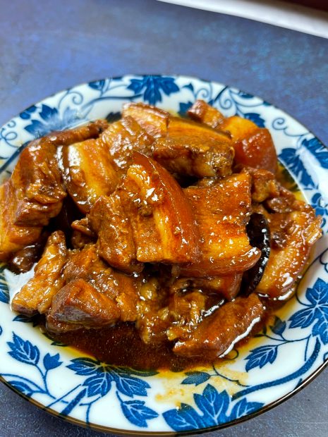 Chinese Red Braised Pork Belly (Hong Shao Rou) • Oh Snap! Let's Eat!