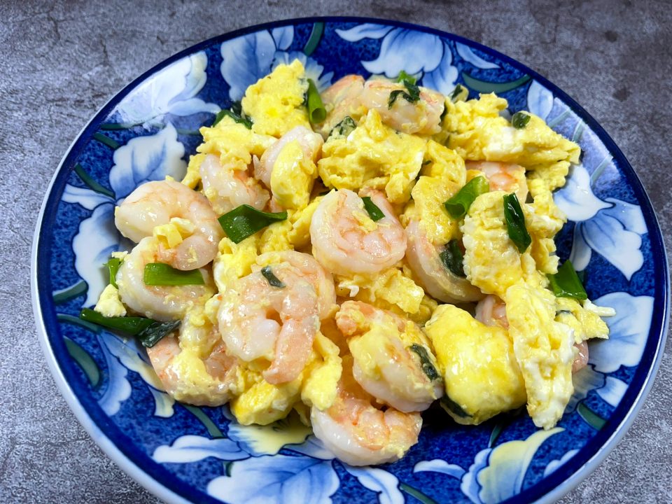 Shrimp and Egg Stir Fry (蝦仁炒蛋) • Oh Snap! Let's Eat!