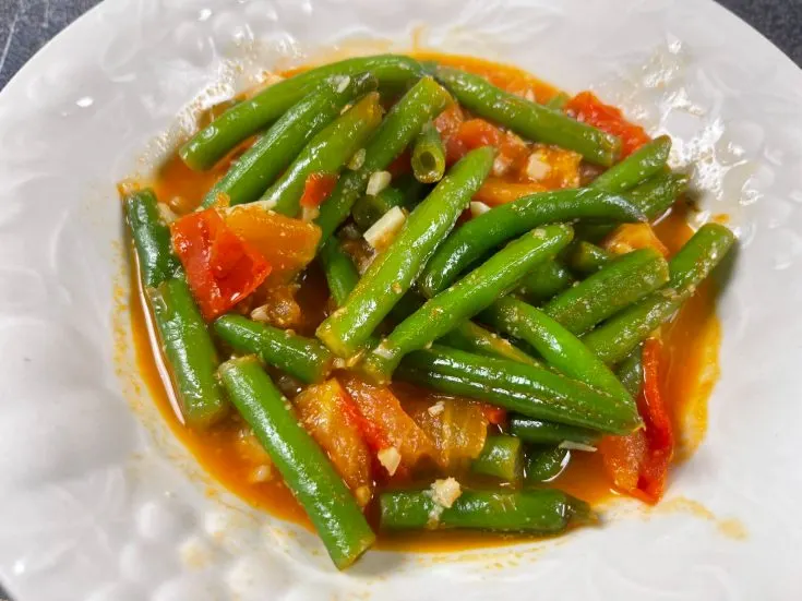 Green Beans and Tomtatoes